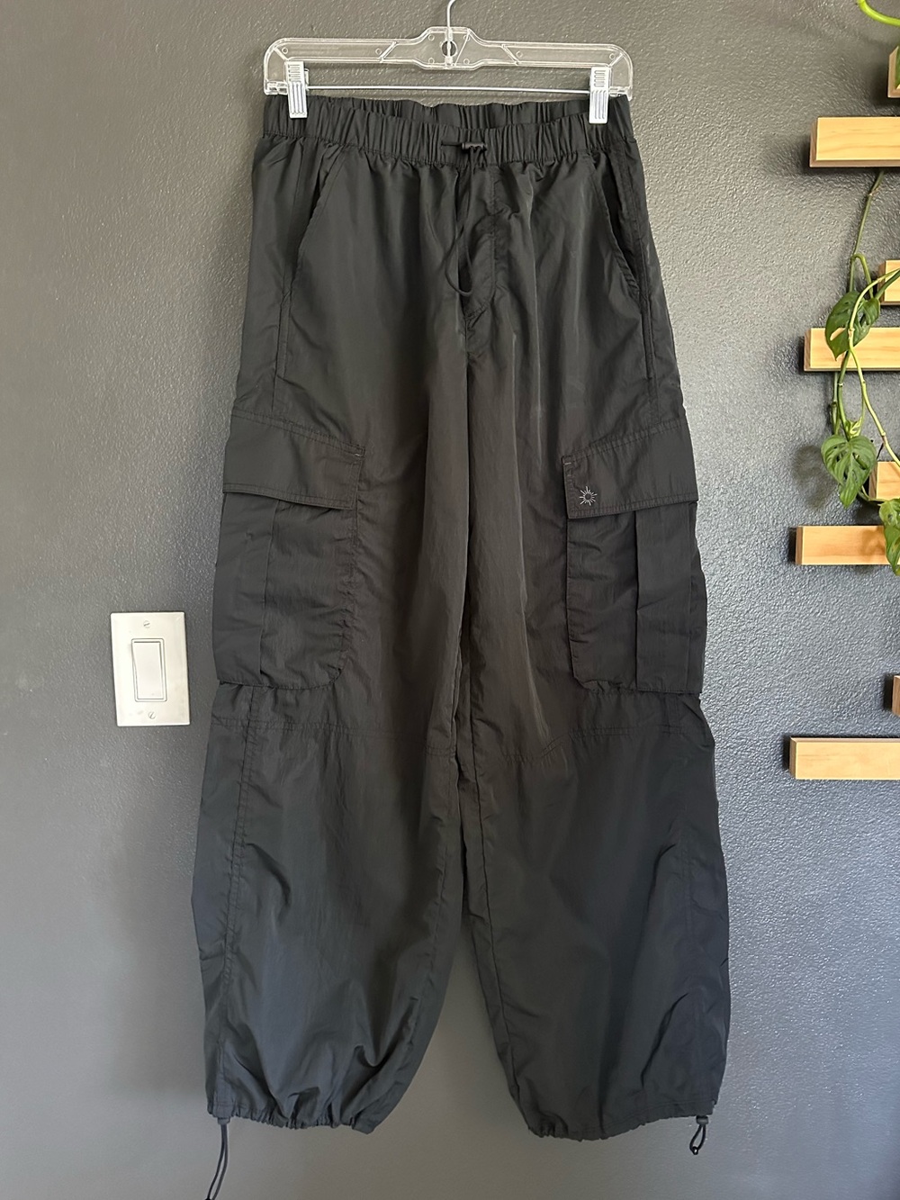 OFFLINE by Aerie Black Cargo Parachute Pants Small Petite S/P Utility